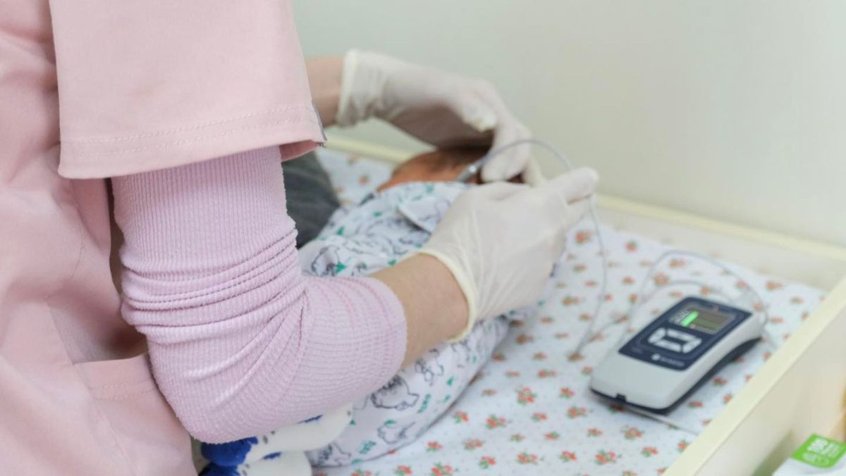 De la începutul anului, doi nou-născuți din țară au fost diagnosticați cu surditate