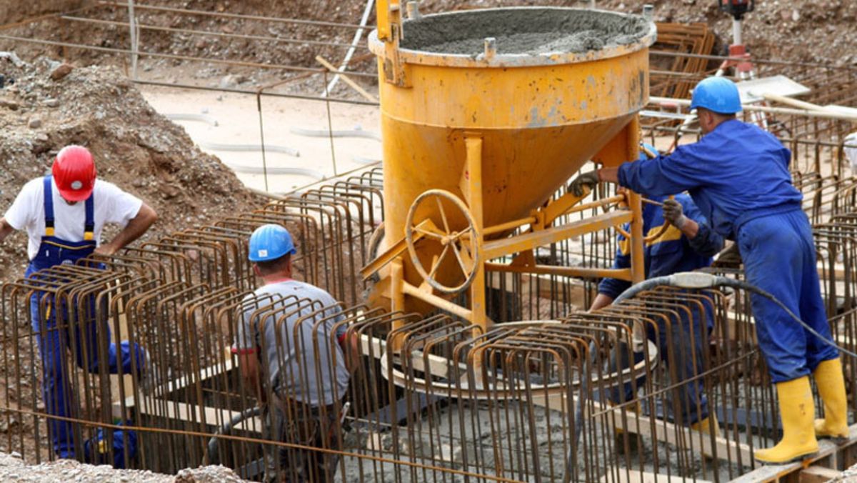 Muncitorii ilegali din domeniul construcțiilor vor fi depistați cu ajutorul dronelor și camerelor