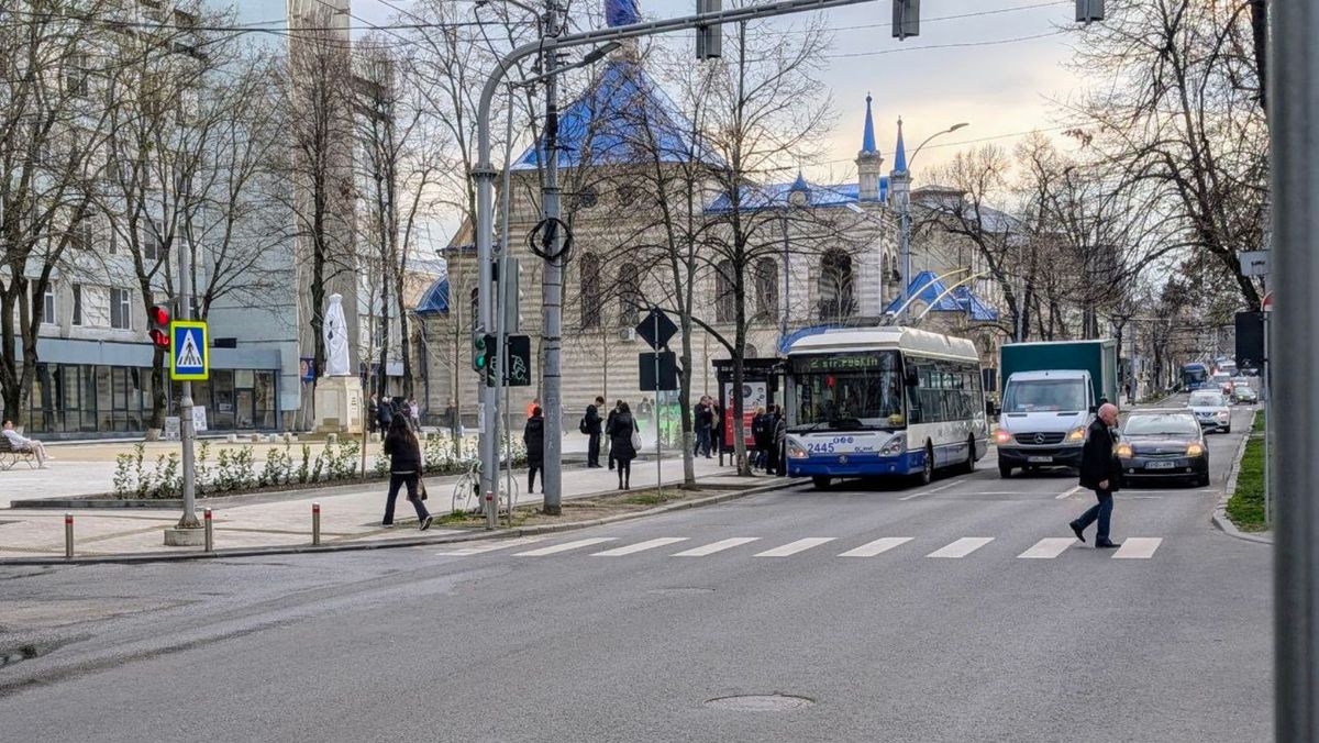 Atenție! Mâine sunt anunțate restricții de circulație pe strada Alexandr Pușkin din capitală