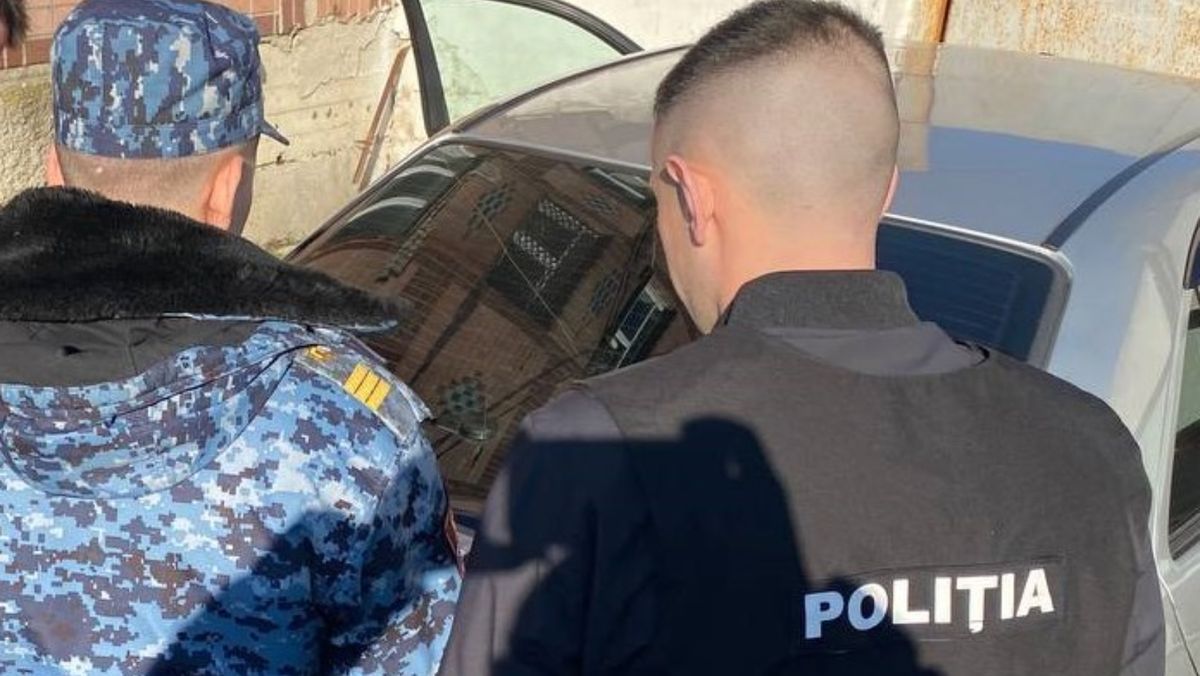 VIDEO/ Percheziții la penitenciarul nr.4 Cricova. Un angajat i-ar fi asigurat pe deținuți cu droguri