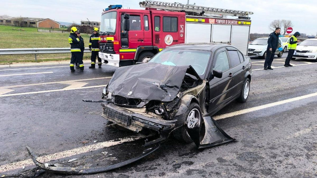 Un bărbat a murit, după ce două mașini s-au ciocnit violent, la Comrat. Cum s-a produs accidentul