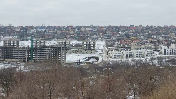 Complex de blocuri din orășelul Codru, construit pe un teren cu risc de alunecări. CNA investighează cazul