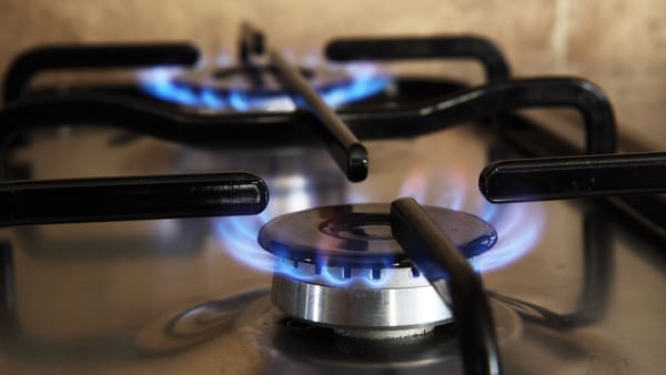 ANRE va aproba joi un nou tarif la gaz. Cu cât ar urma să scadă