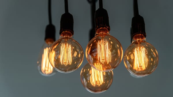 Celula de criză de la Guvern: Informații actualizate privind consumul de energie electrică pe 12 și 13 ianuarie
