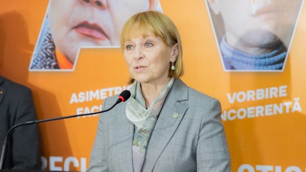 Comuniștii și socialiștii au înaintat o moțiune împotriva politicilor Ministerului Sănătății