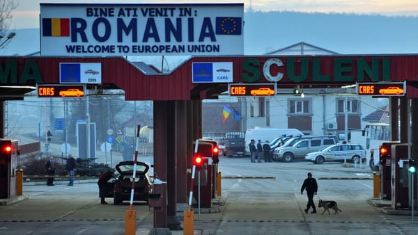 Trafic de influență la frontiera moldo-română. Trei persoane au fost amendate cu jumătate de milion de lei