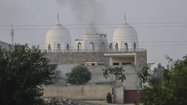 India a atacat Pakistanul, în represalii la atentatul de pe 22 aprilie în Kașmirul indian. Zeci de oameni au murit